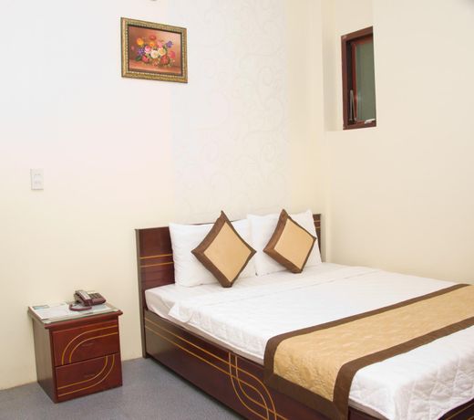 Dong Bao Hotel