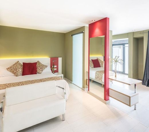 Magno Suites
