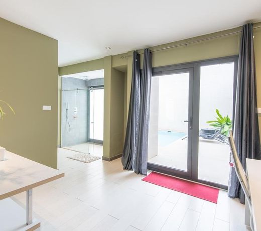 Magno Suites