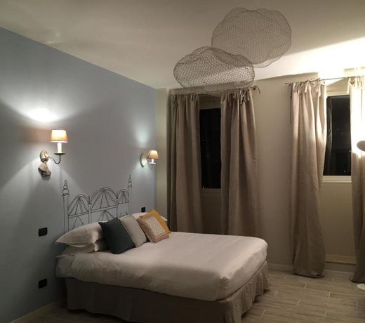 So&Leo Guest House