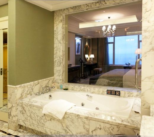 Qingdao Seaview Garden Hotel