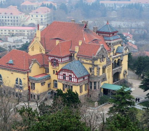 Qingdao The Castle Hotel