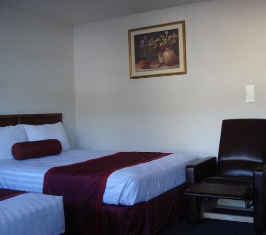 Hills Inn