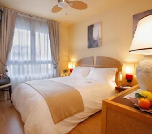 Kyriad Direct Arpajon