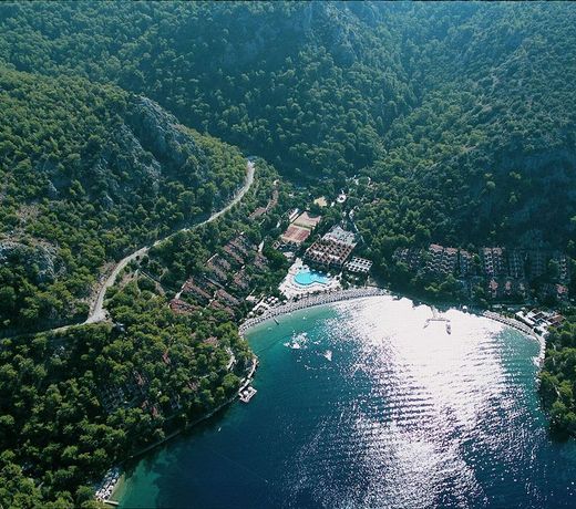 Hillside Beach Club