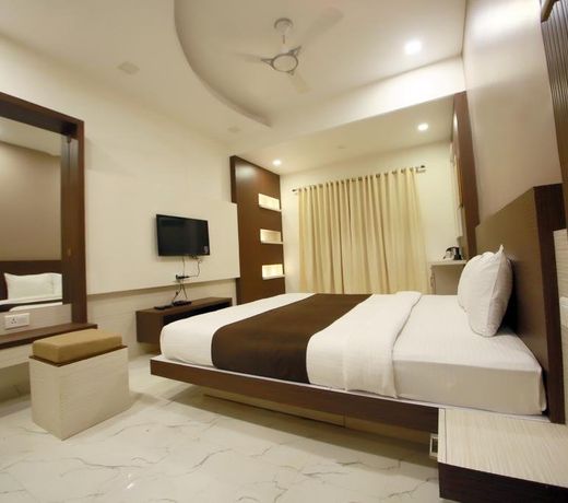 Hotel Madhuri Executive