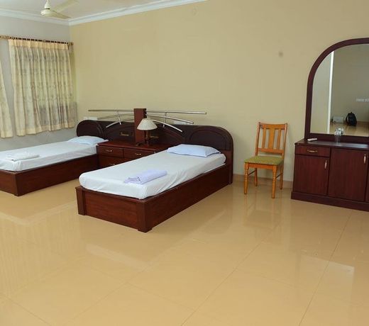 Mascot Paradise City Hotel