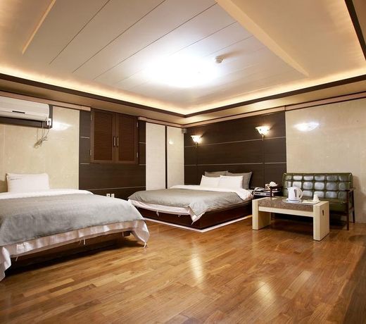 Mate Hotel