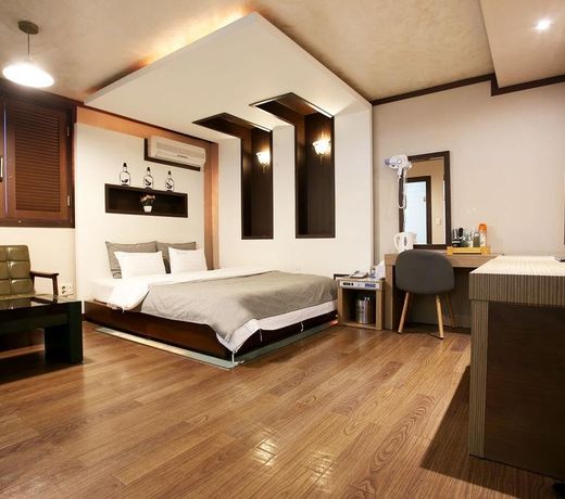 Mate Hotel