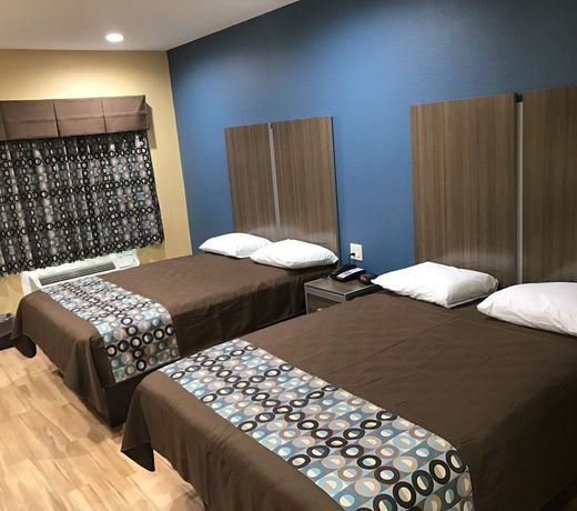 Deluxe Inn & Suites - Baytown