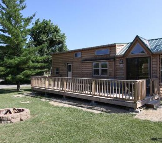 Lakeland RV Campground Deluxe Loft Cabin 11