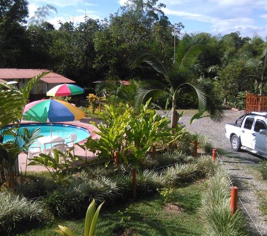 Hotel Campestre La Tata