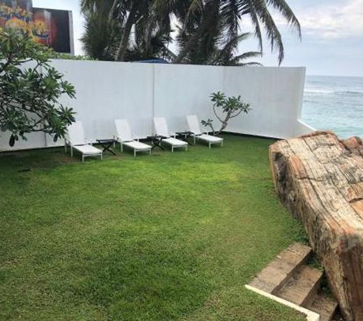 Galle Henna Beach House