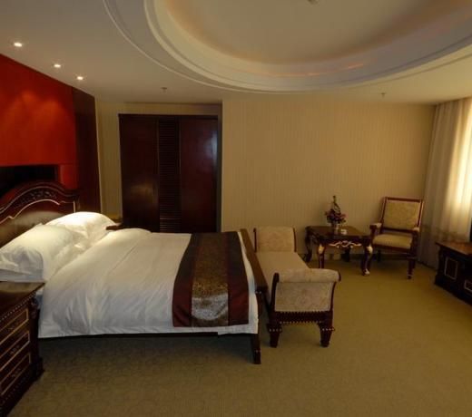 LUOYANG QUANJUDE HOTEL