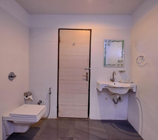 Hotel Raipur Inn