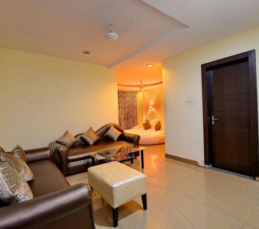 Hotel Raipur Inn