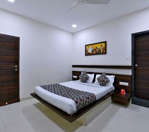 OYO 8022 Hotel Sunil Inn