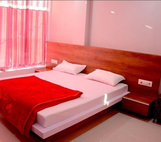 Samrat by OYO Rooms