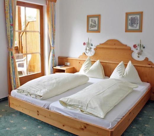 Gutshof Wolfgangsee Resort & Event Hotel