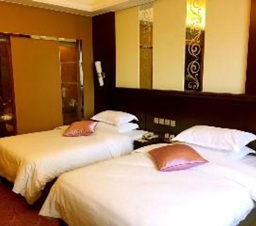 Kunming Green Land Hotel