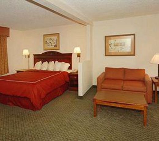 COMFORT SUITES