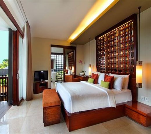 Seminyak Icon - by Karaniya Experience - CHSE certified