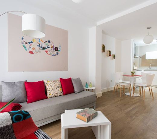 Mint Urban Suites Boho-Chic Retreat