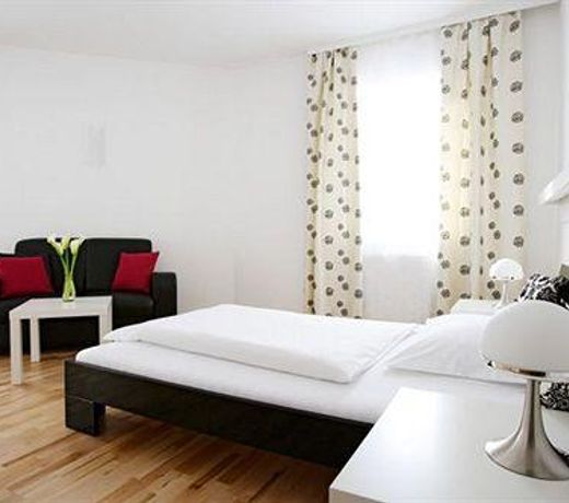 HOTEL MADER