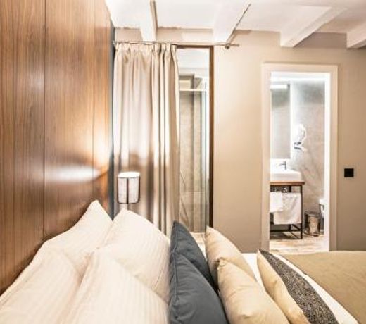 Nomad Luxury Suites