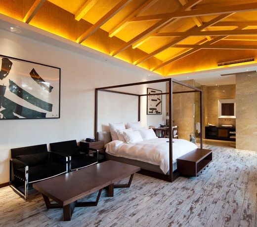 Phoenix Art Resort