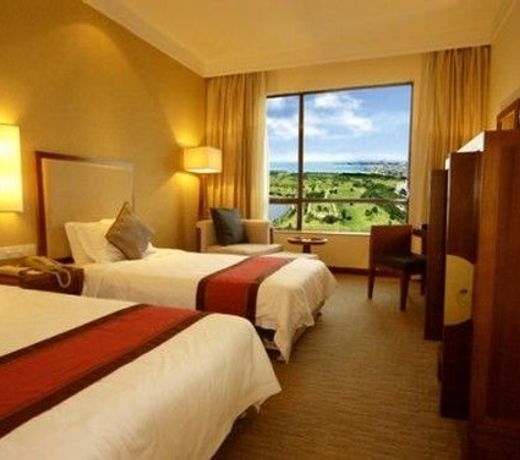 BaoHua Harbour View Hotel