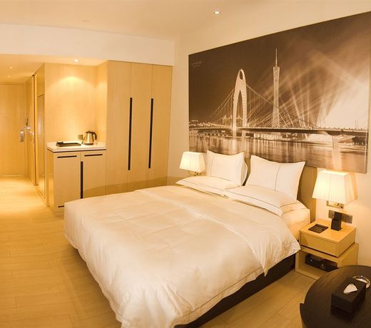 J hotel