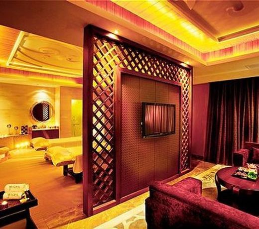 Crowne Plaza Foshan, an IHG Hotel - Exclusive bus stations for HKSAR round-trips