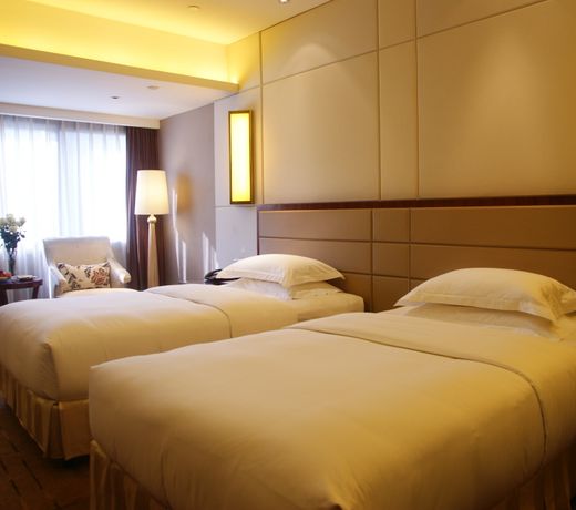 Crowne Plaza Foshan, an IHG Hotel - Exclusive bus stations for HKSAR round-trips