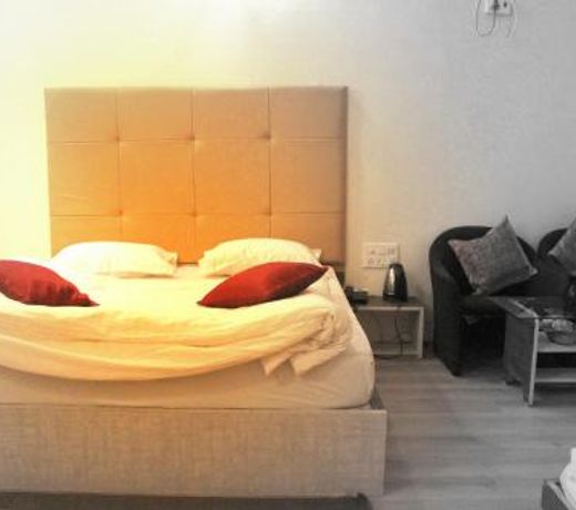 Hotel Toppers Corner