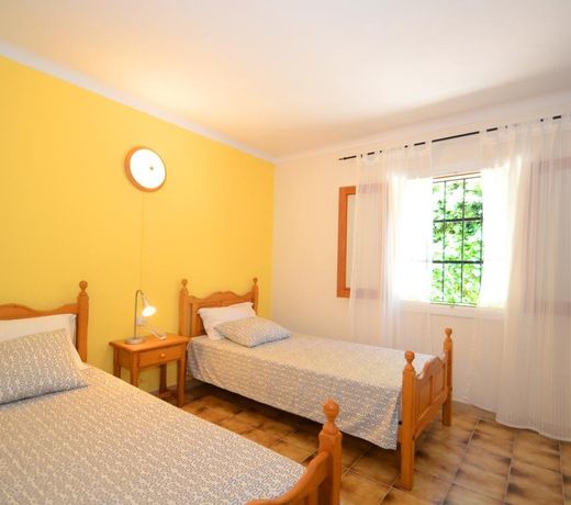 Villa Can Pau, pool and garden close to the beach