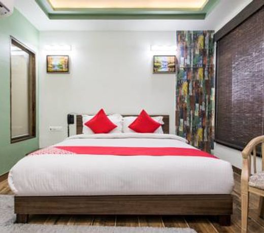 Capital O 15445 Hotel Sheekhar Inn