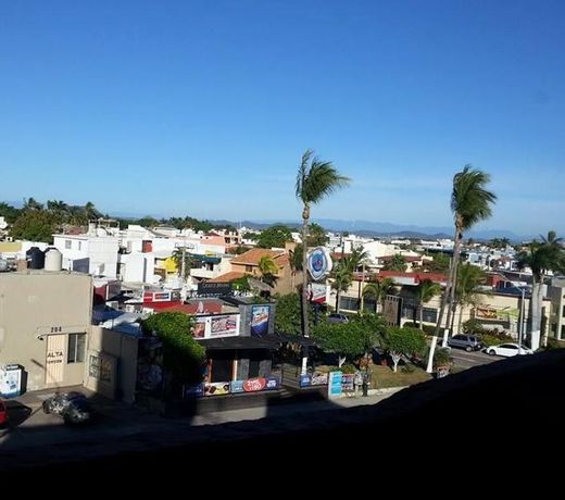 Capital O Zona Dorada Inn, Mazatlan