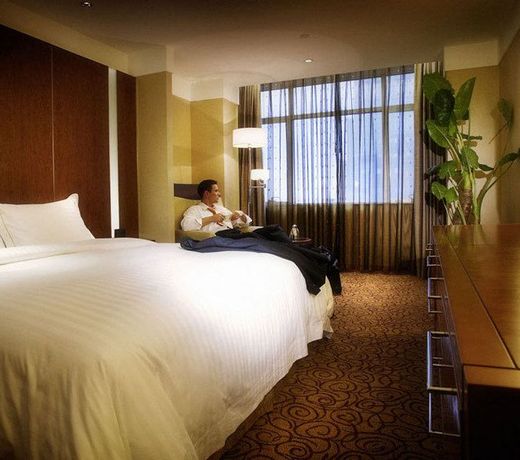 Crowne Plaza Chongqing Jiefangbei, an IHG Hotel