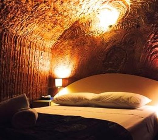 The Lookout Cave Underground Motel