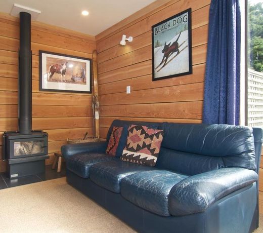 PINOT LODGE
