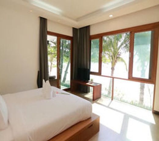 GRAND VILLA BEACH FRONT by SAMUI GARDEN HOME