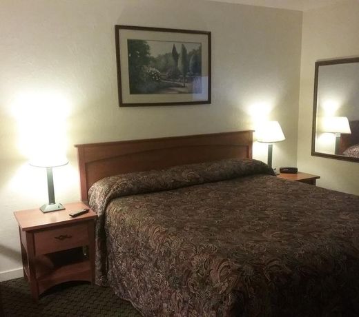 Cedar Lodge Motel
