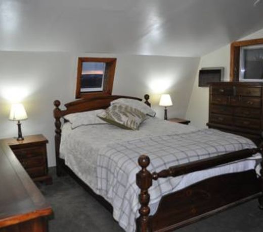 Lakewood Lodge & Restaurant