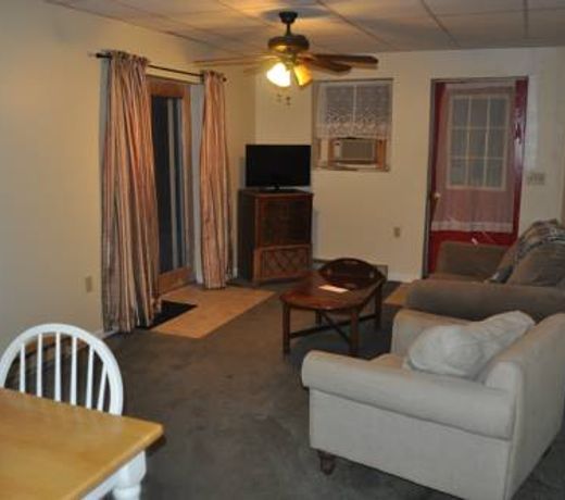 Lakewood Lodge & Restaurant
