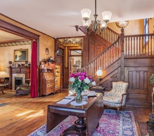 The 1899 Wright Inn & Carriage House