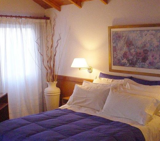 Onais Hotel