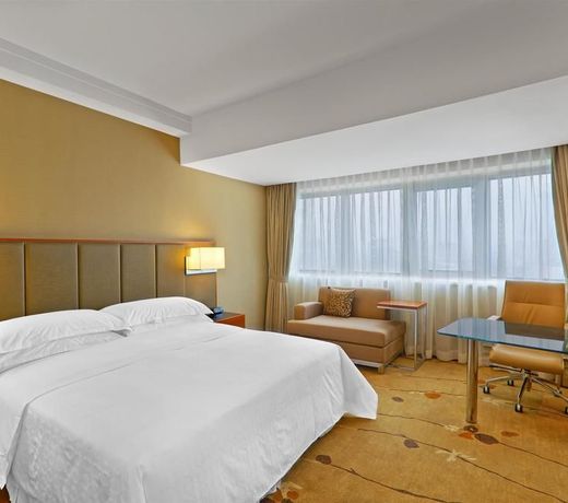 Sheraton Chengdu Lido Hotel