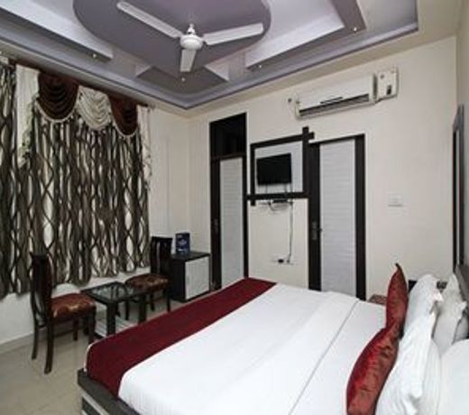 OYO 8936 Hotel Royal Park