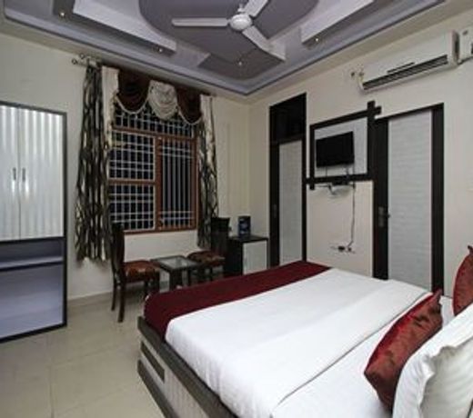 OYO 8936 Hotel Royal Park